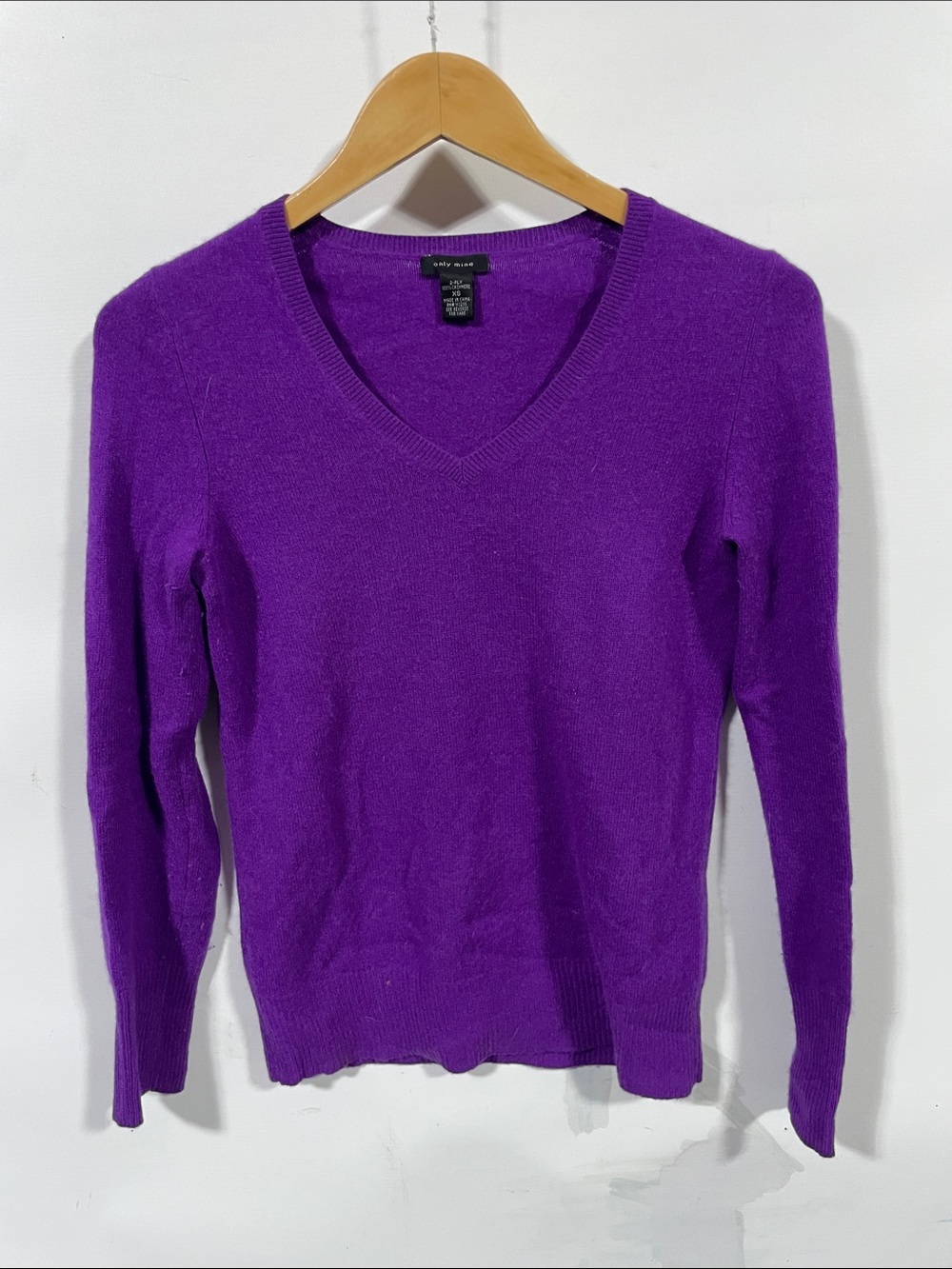 Only Mine 100% 2 ply cashmere Purple V-Neck Sweater